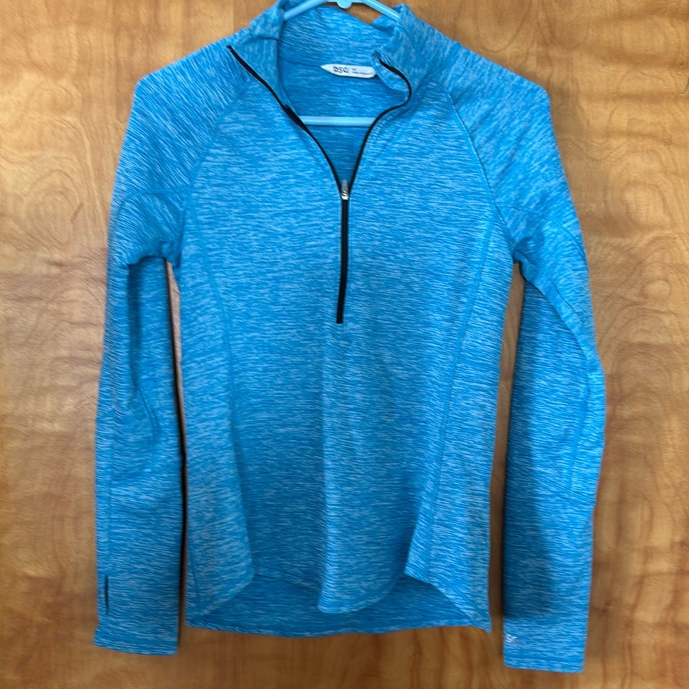 DSG athletic top size Medium